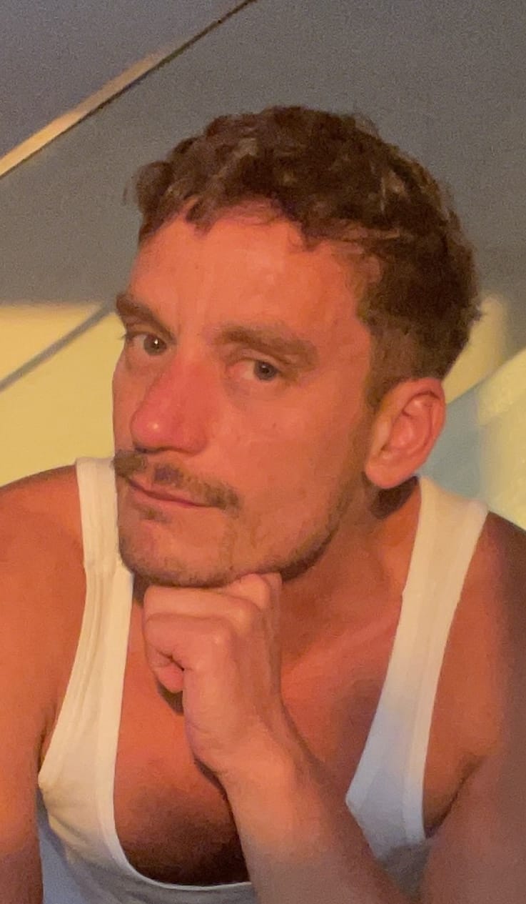 Agustin  : Relaxing and Invigorating Hawaiian Massage