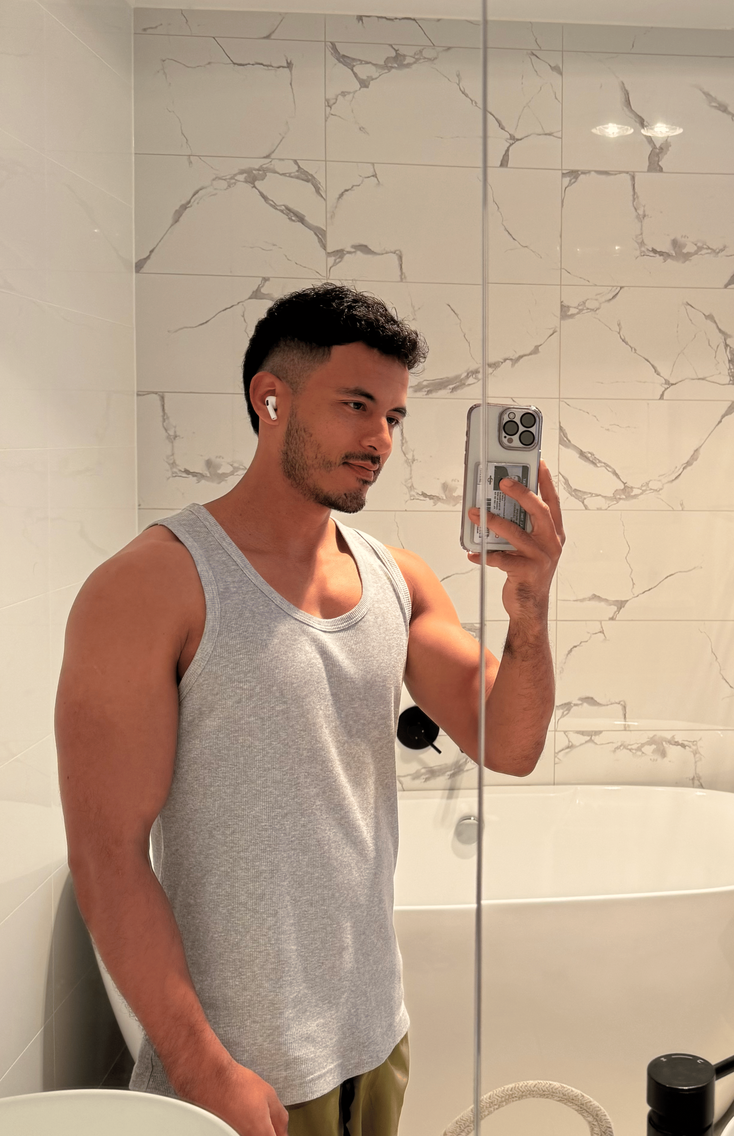 Andrea Masseur Spotlight Southbank male to male Massage
