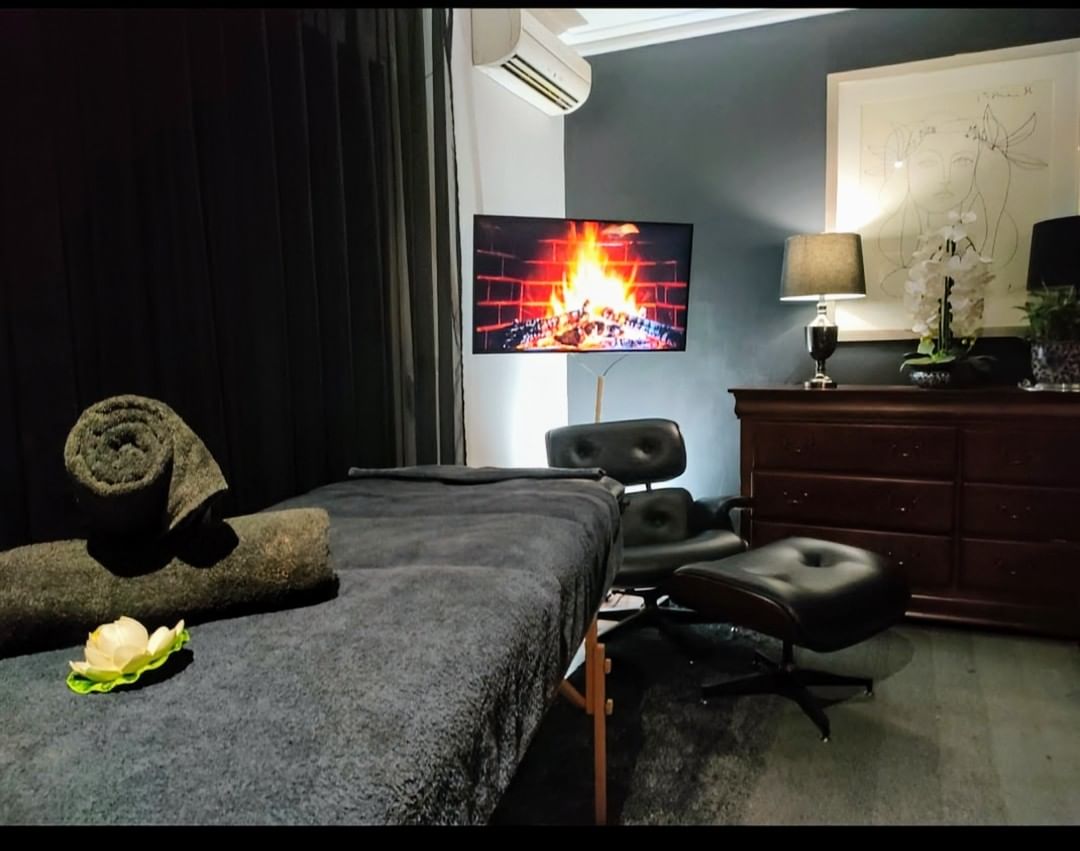 profile image 9 for AndrewH in Preston : Full Body Massage