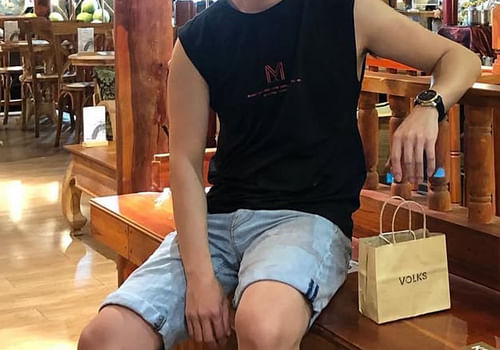 profile image for asianAron in Southbank : Asian Aron