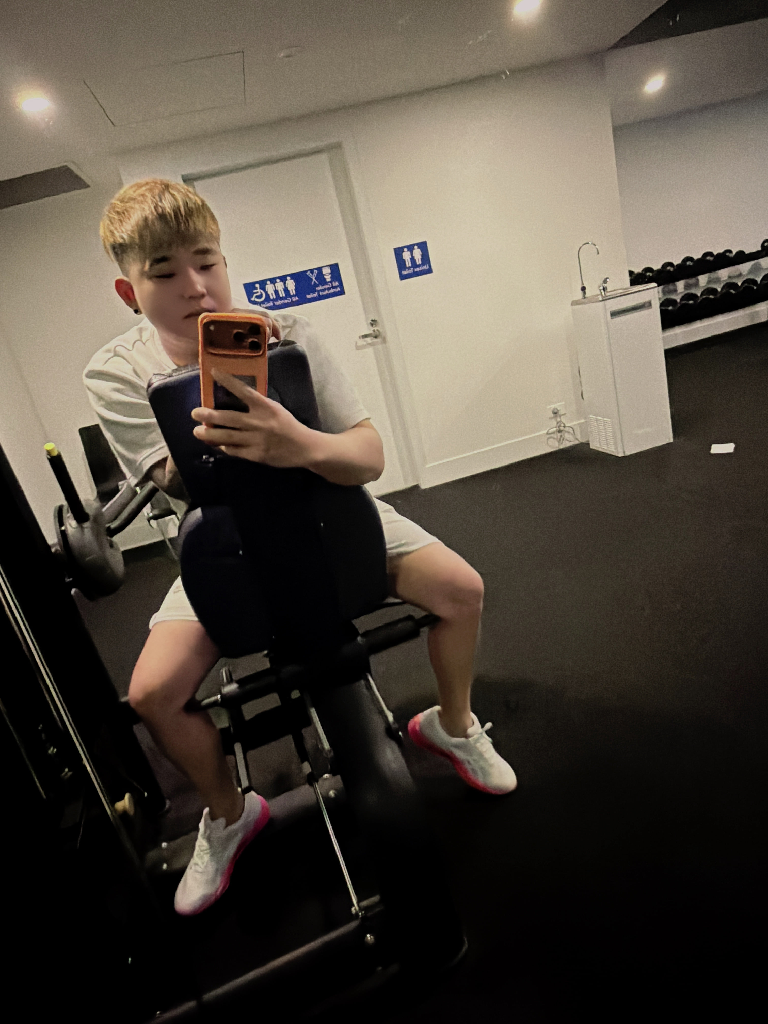 Bosco Lim Masseur Spotlight Mount Waverley  male to male Massage