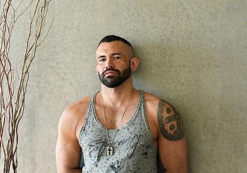Gay massage South Yarra : Eduardo