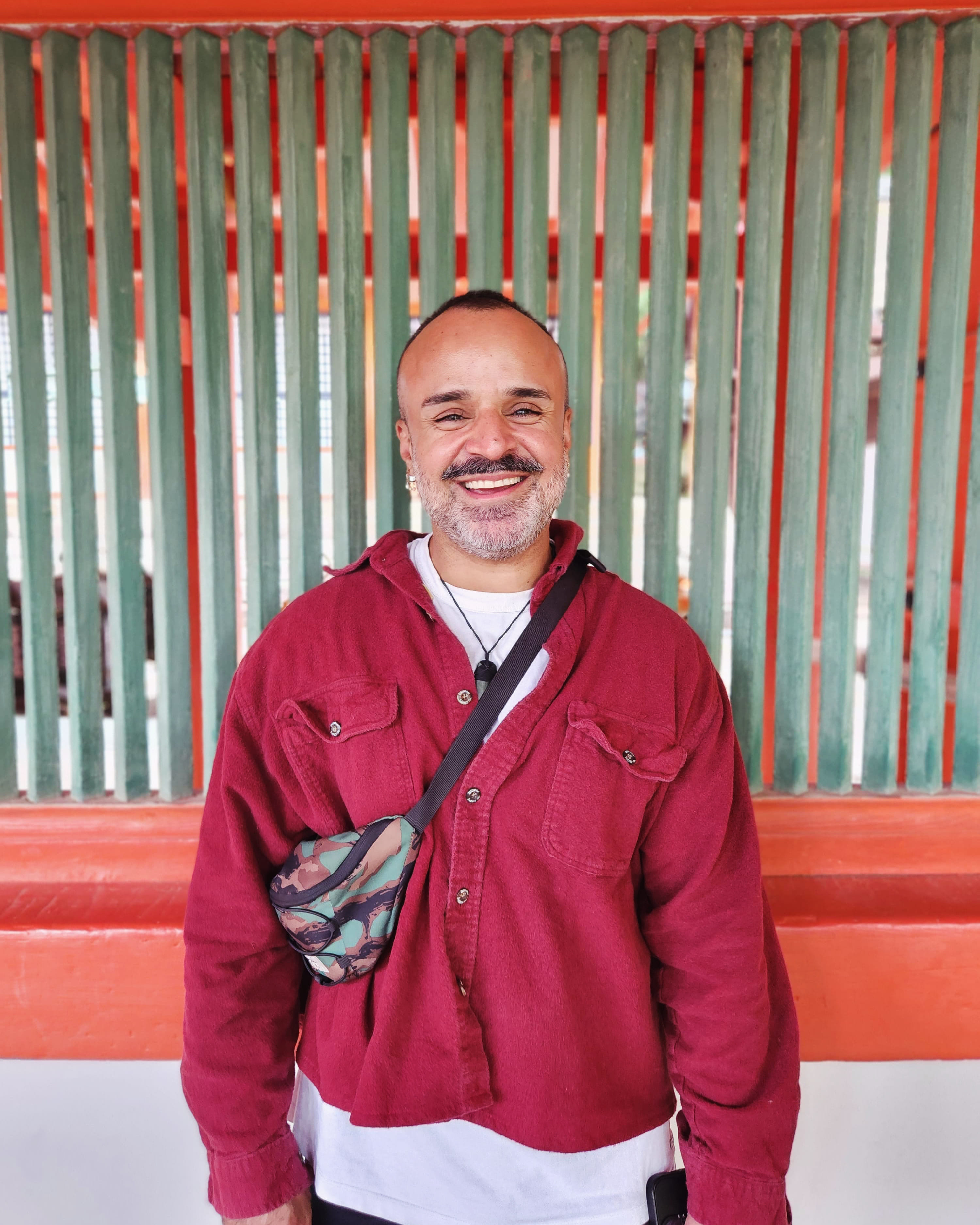 HoneyBear Masseur Spotlight Redfern Relaxation bodyrub