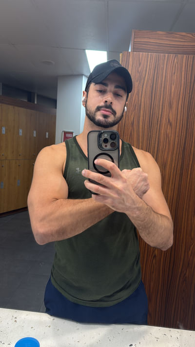 profile image for Hugobrazilian in Sydney : Strong hands, a warm touch