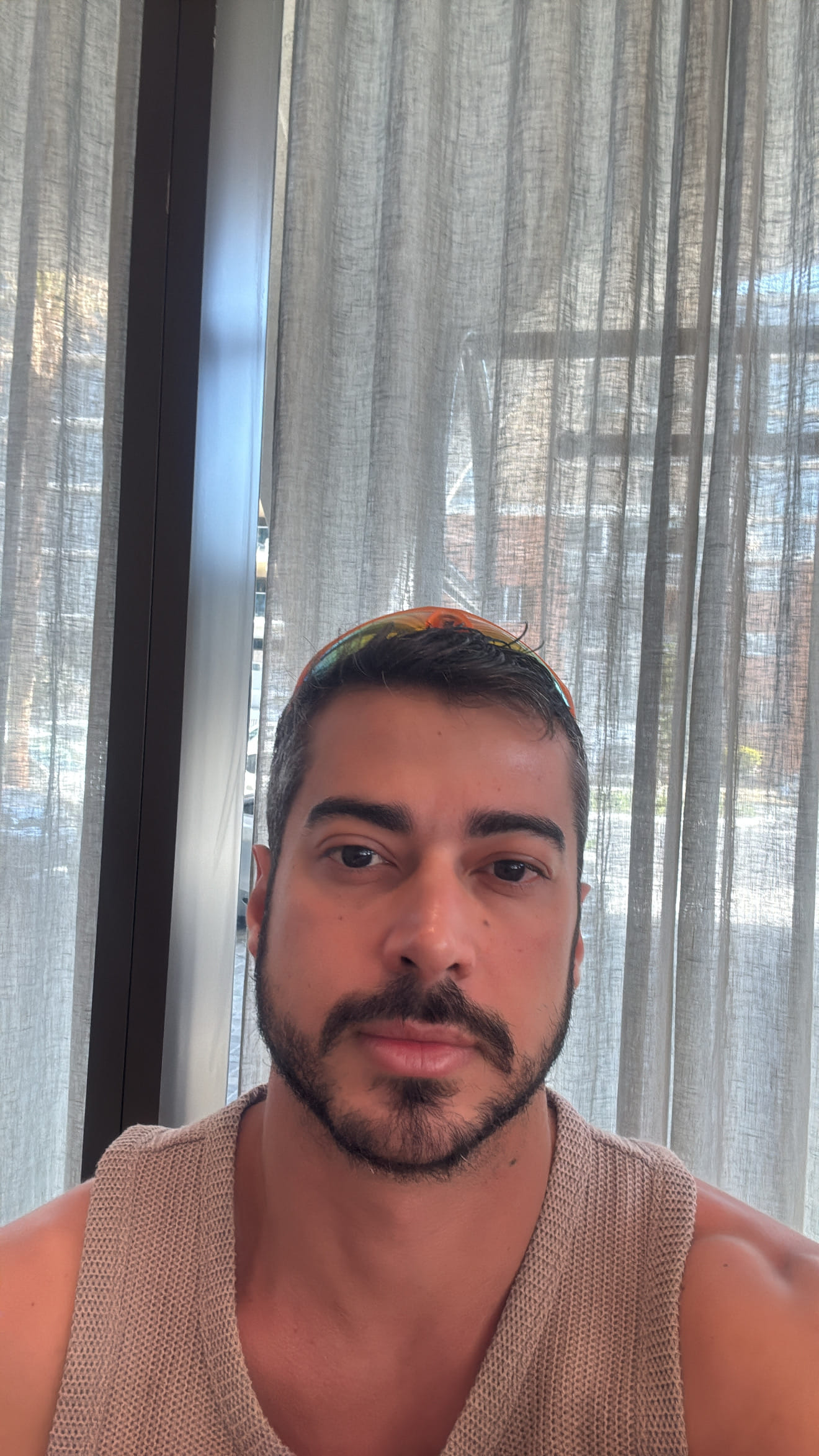 profile image for Hugobrazilian in Sydney : Strong hands, a warm touch