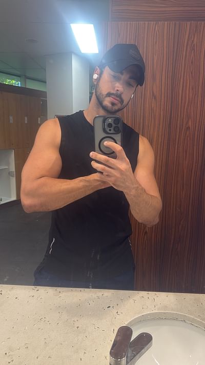 profile image for Hugobrazilian in Sydney : Strong hands, a warm touch