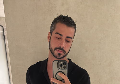 profile image for Hugobrazilian in Sydney : Strong hands, a warm touch