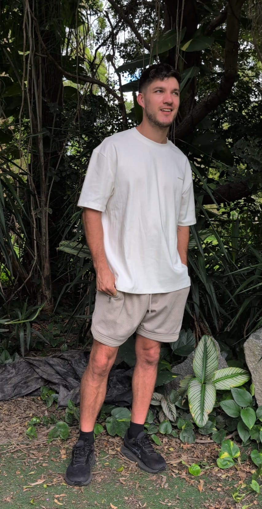 J massage  Masseur Spotlight Sunshine Coast Male to Male Massage