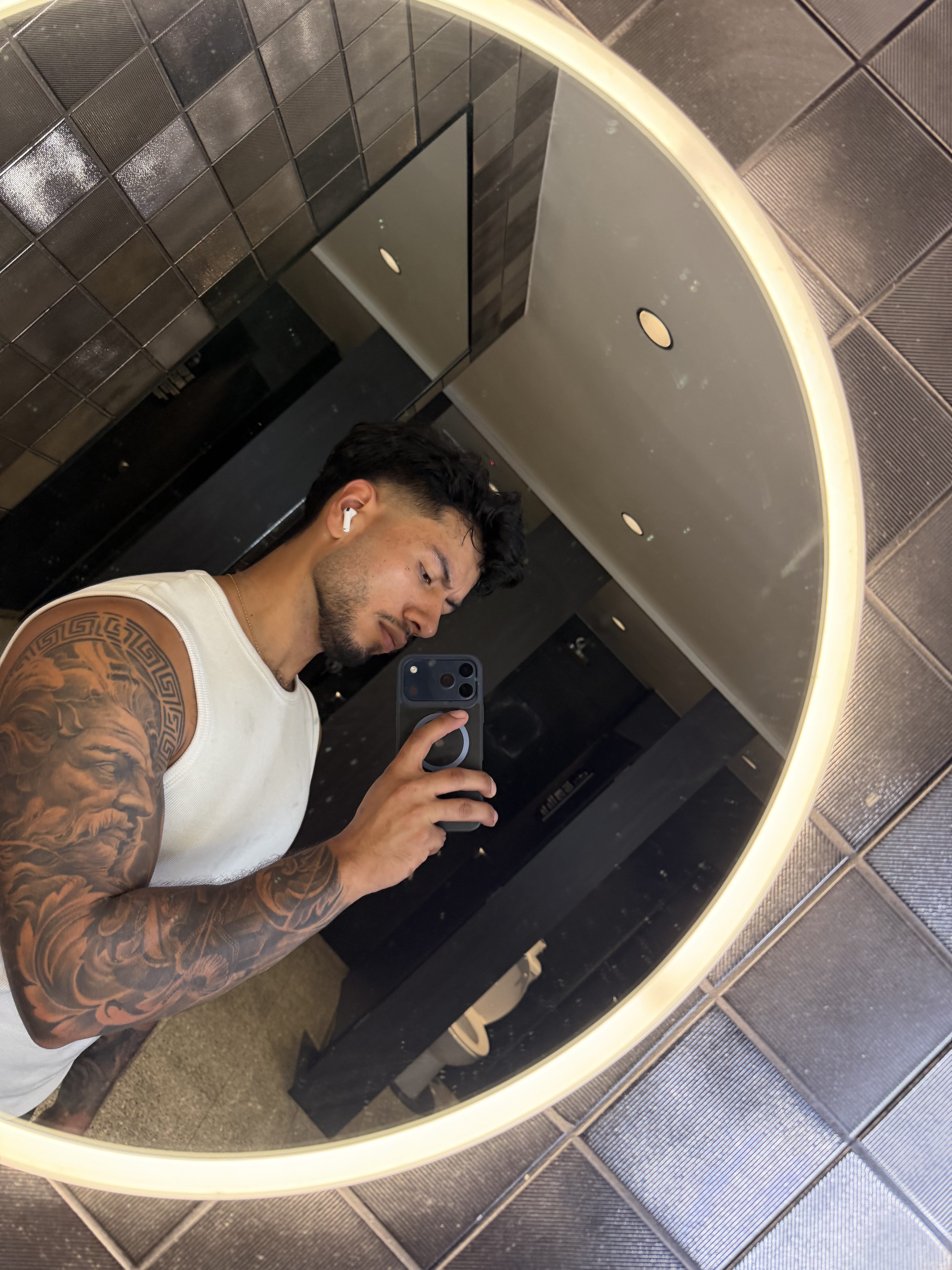 profile image for Jaycolombia in Potts Point : Relaxing massage 