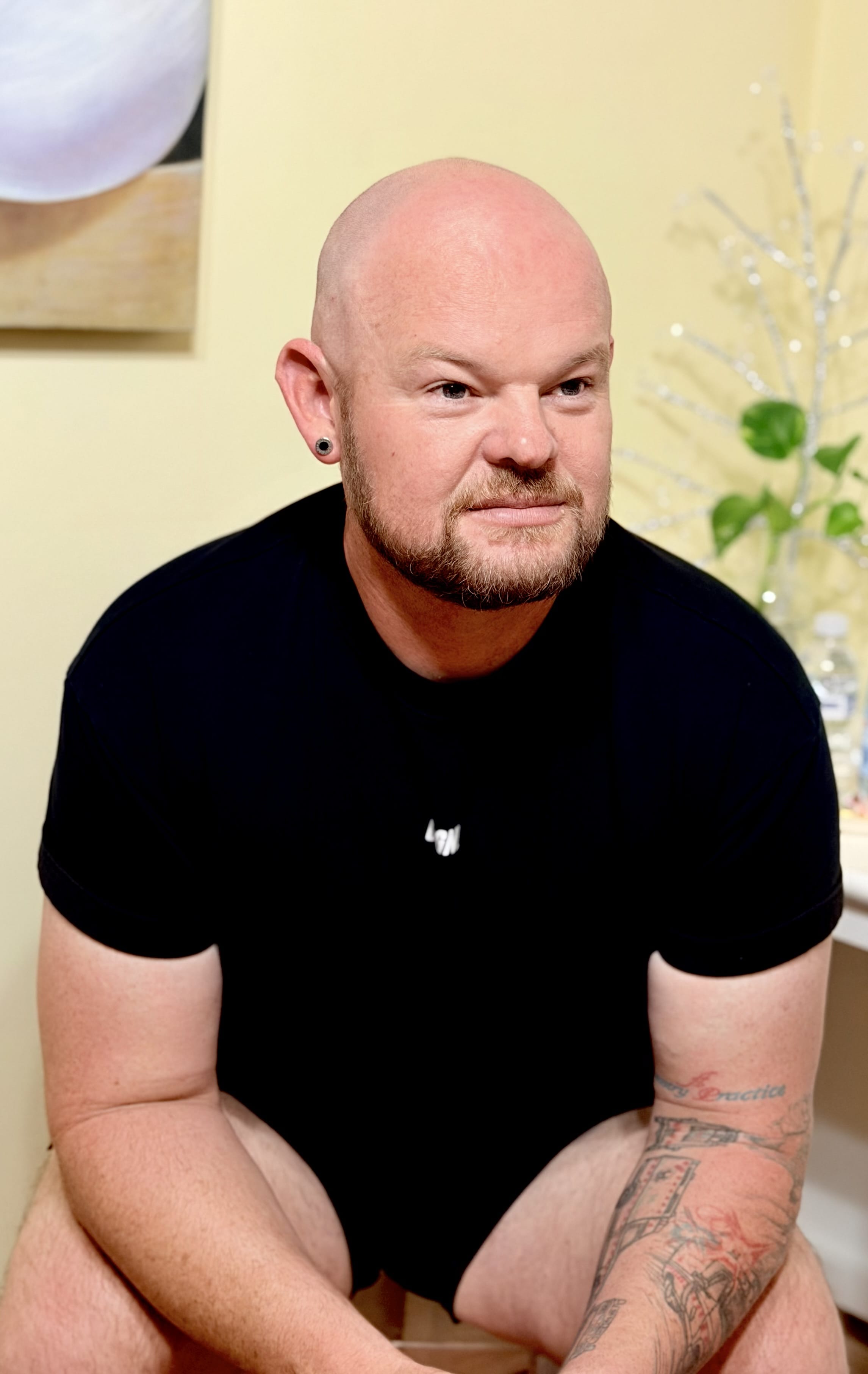 Marc Mills : Reach me Through Whatapp/Text +61418184854