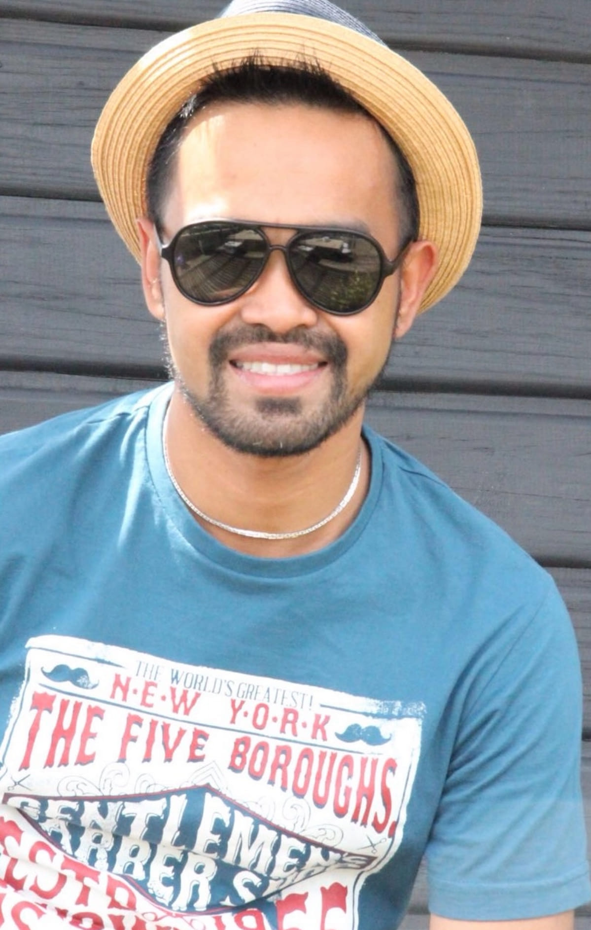 MASSAGE BODY OIL : “Healing hands, Happier you” 