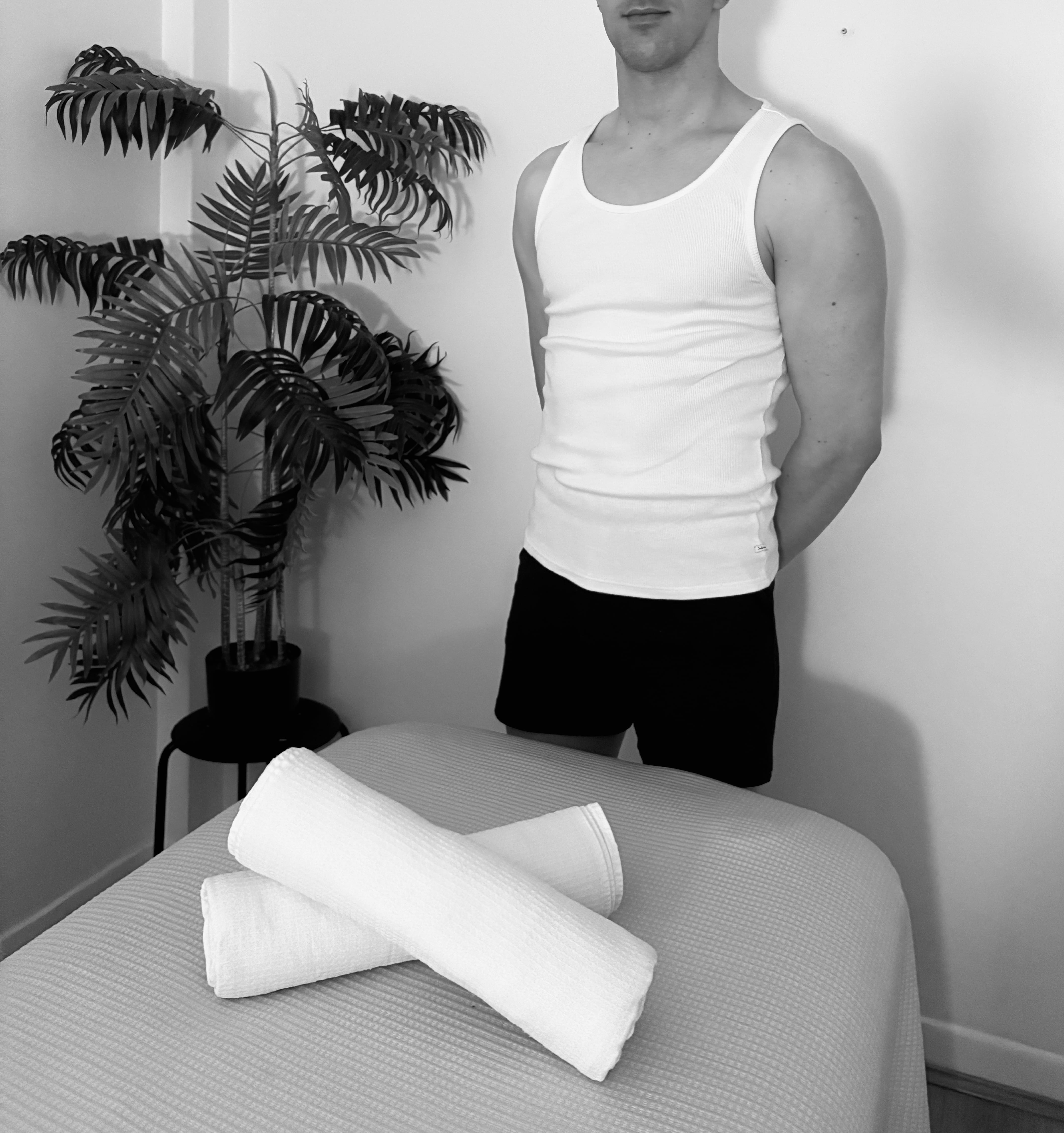 Near By Masseur - Zen Hands